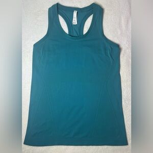 Athleta  Women’s Momentum Tank Top M Activewear Shirt seamless